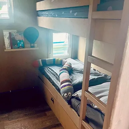 Hausboot Ferdinand Magellahn Botel