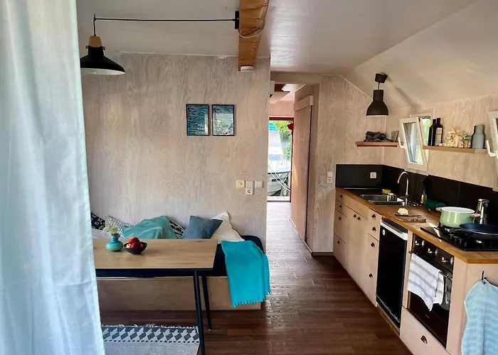 Hausboot Ferdinand Magellahn Botel *