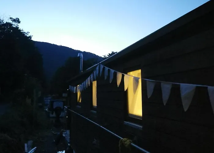 Hausboot Ferdinand Magellahn Botel *