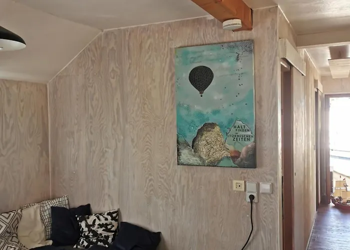 Hausboot Ferdinand Magellahn *